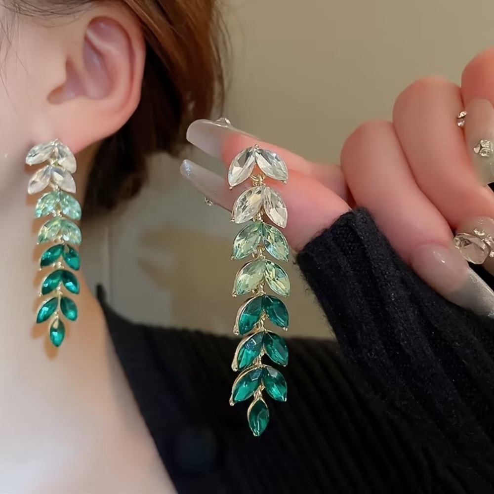 Elegant Green Leaf Drop Earrings. Luxury earrings 🍃 Holiday gift